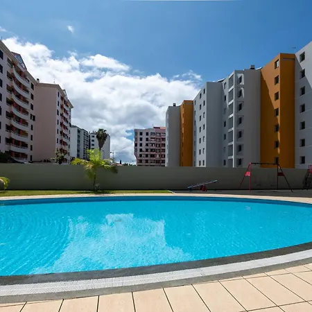 Sky View - Spacious With Pool & Gym * 丰沙尔