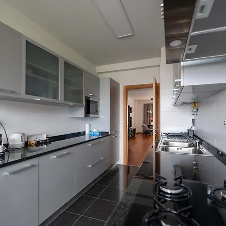 Sky View - Spacious With Pool & Gym * 丰沙尔