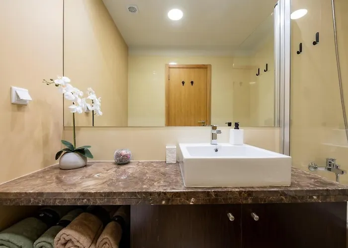 Appartement Sky View - Spacious With Pool & Gym