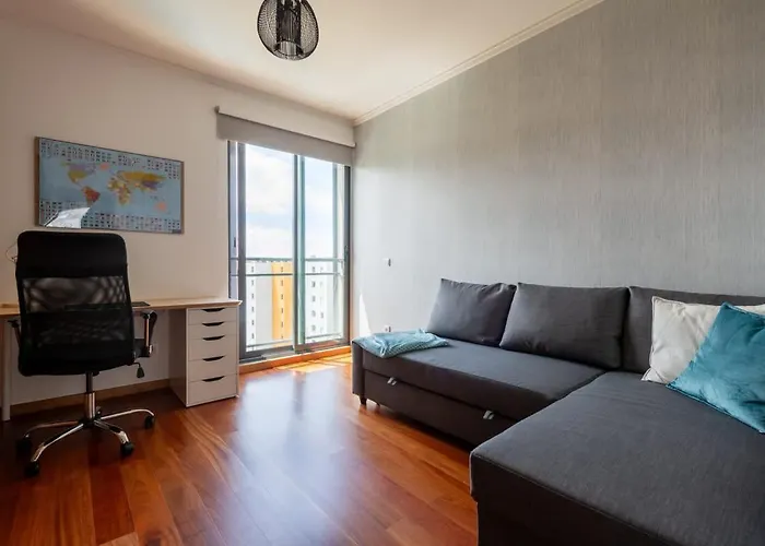 Appartement Sky View - Spacious With Pool & Gym *