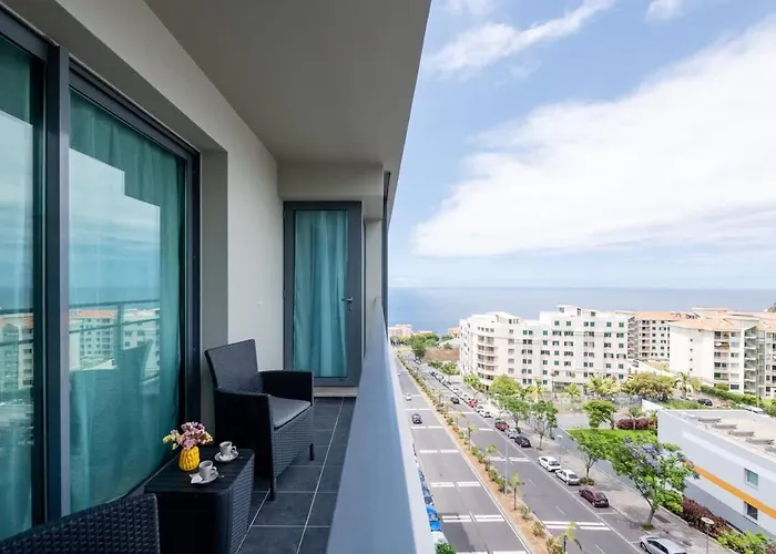 Appartement Sky View - Spacious With Pool & Gym *