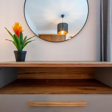 Sky View - Spacious With Pool & Gym Apartman *