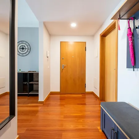 Sky View - Spacious With Pool & Gym * Funchal