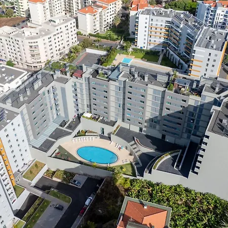 Sky View - Spacious With Pool & Gym Funchal