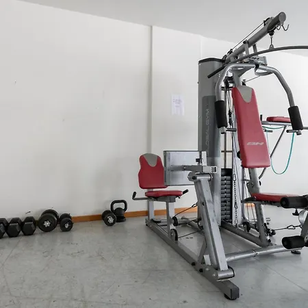 Sky View - Spacious With Pool & Gym 아파트