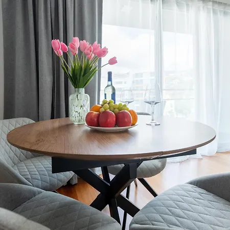 아파트 Sky View - Spacious With Pool & Gym 푼샬