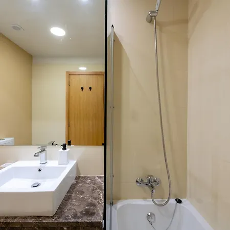 아파트 Sky View - Spacious With Pool & Gym 푼샬