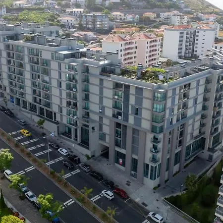 Sky View - Spacious With Pool & Gym Appartement *