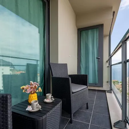 Apartment Sky View - Spacious With Pool & Gym Funchal (Madeira)