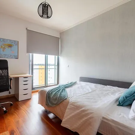 Apartment Sky View - Spacious With Pool & Gym *