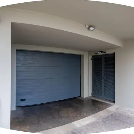 Sky View - Spacious With Pool & Gym Apartament