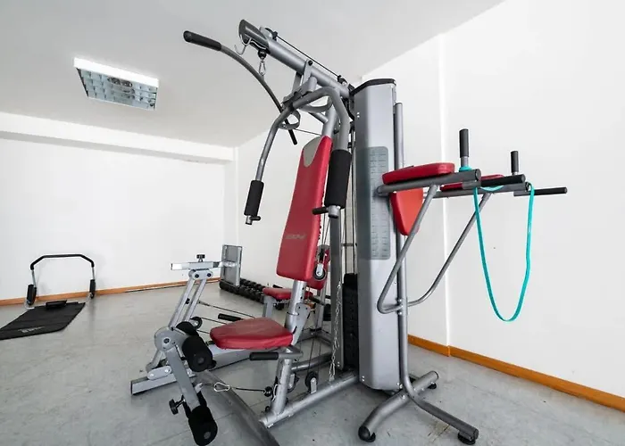 Apartament Sky View - Spacious With Pool & Gym