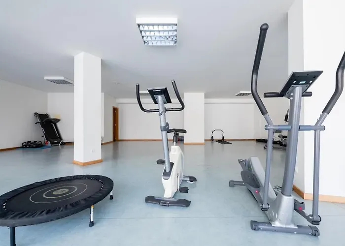 Apartament Sky View - Spacious With Pool & Gym