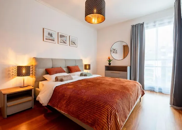 Sky View - Spacious With Pool & Gym Apartament Funchal (Madeira)