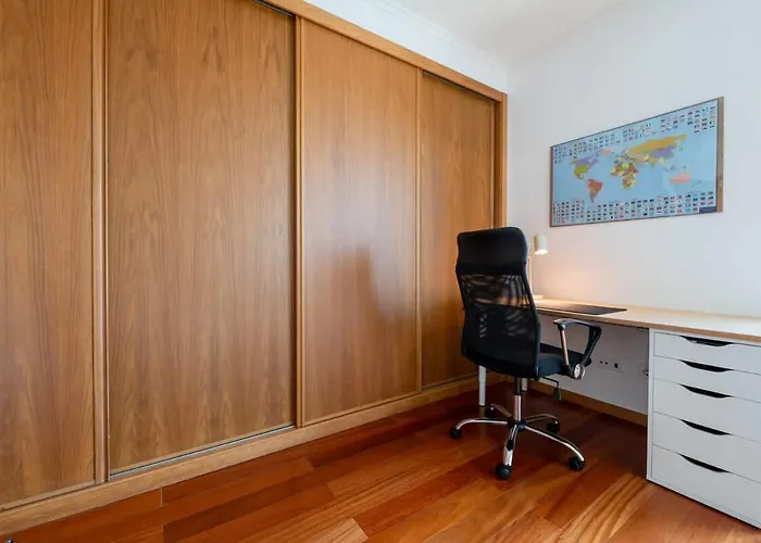 Apartament Sky View - Spacious With Pool & Gym *