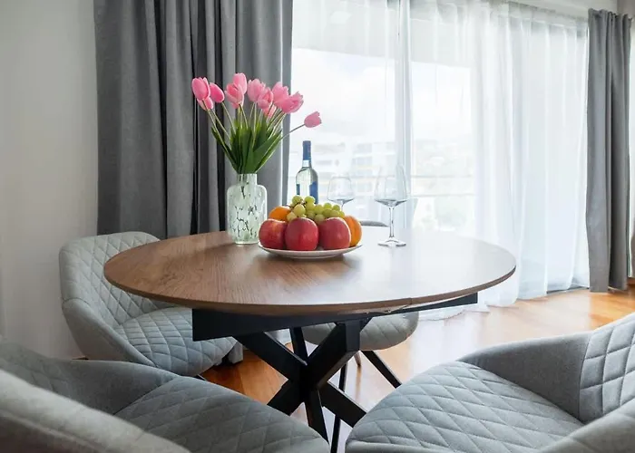 Sky View - Spacious With Pool & Gym Apartament Funchal (Madeira)