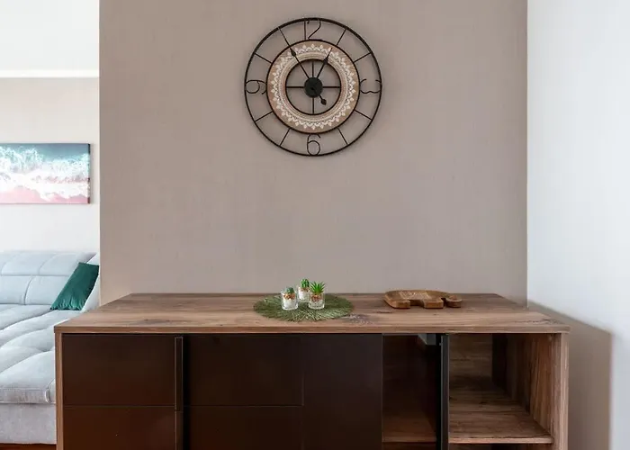 Sky View - Spacious With Pool & Gym Apartament Funchal (Madeira)