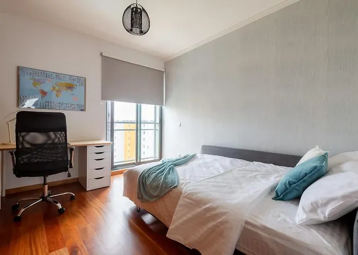 Apartament Sky View - Spacious With Pool & Gym *