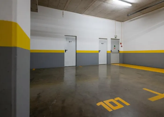 Sky View - Spacious With Pool & Gym Apartament *