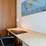 Sky View - Spacious With Pool & Gym Apartment